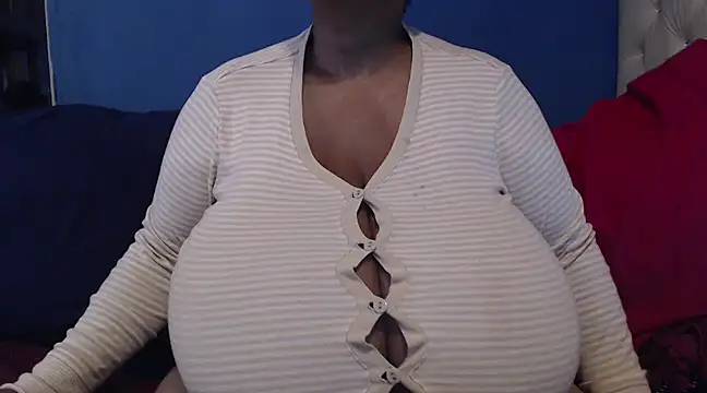 Snapshot of CUTEFIRMMELONSS chatting on 03-07-25, 08:23 CUTEFIRMMELONSS online show from 03-07-25, 08:23