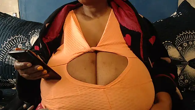 Snapshot of CUTEFIRMMELONSS chatting on 09-17-25, 08:16 CUTEFIRMMELONSS online show from 09-17-25, 08:16