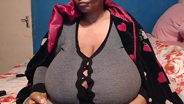 Snapshot of CUTEFIRMMELONSS chatting on 09-29-25, 10:14 CUTEFIRMMELONSS online show from 09-29-25, 10:14