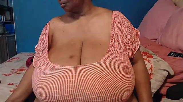 Snapshot of CUTEFIRMMELONSS chatting on 10-10-25, 12:48 CUTEFIRMMELONSS online show from 10-10-25, 12:48