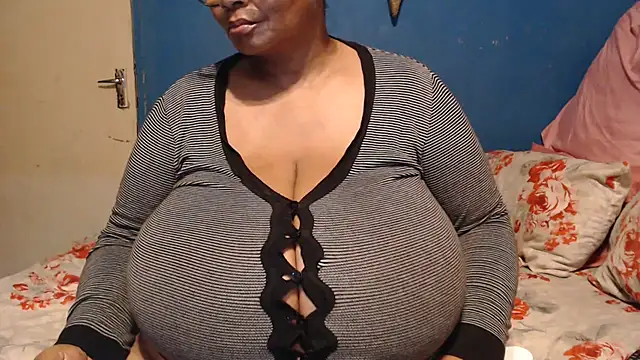 Snapshot of CUTEFIRMMELONSS chatting on 10-13-25, 09:26 CUTEFIRMMELONSS online show from 10-13-25, 09:26