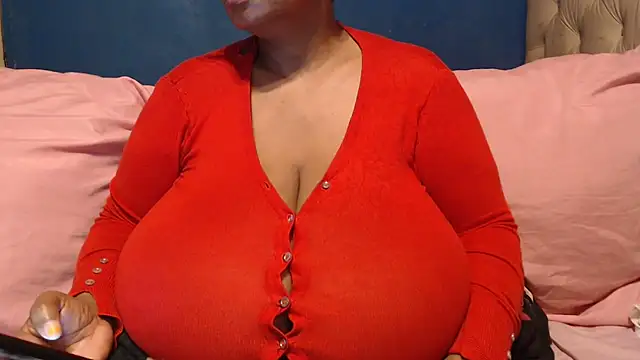 Snapshot of CUTEFIRMMELONSS chatting on 10-19-25, 03:29 CUTEFIRMMELONSS online show from 10-19-25, 03:29