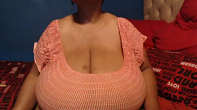 Snapshot of CUTEFIRMMELONSS chatting on 10-25-25, 08:25 CUTEFIRMMELONSS online show from 10-25-25, 08:25