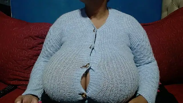CUTEFIRMMELONSS online show from 05-27-26, 08:17