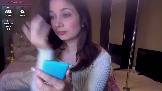 Carina E online show from 02-14-26, 06:43