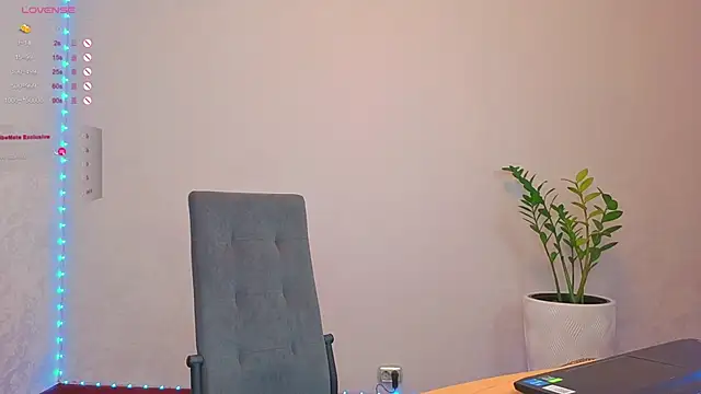 LovlyBambi online show from 09-19-25, 11:22