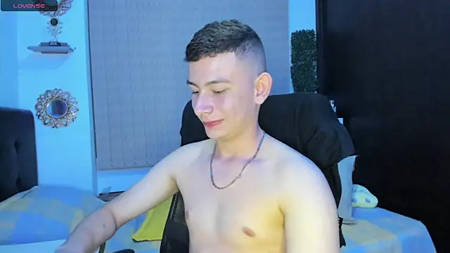 Snapshot of Christ_Miller3 chatting on 03-01-25, 04:37 Christ Miller3 online show from 03-01-25, 04:37