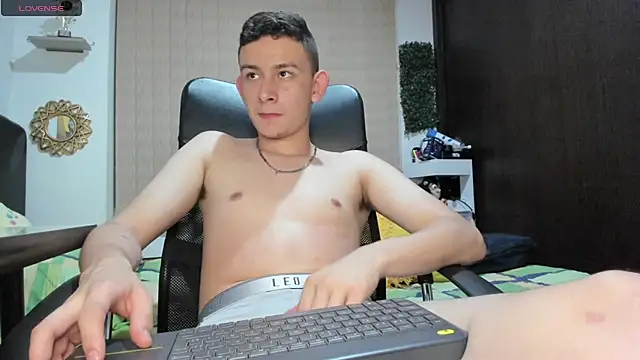 Snapshot of Christ_Miller3 chatting on 03-22-25, 02:16 Christ Miller3 online show from 03-22-25, 02:16