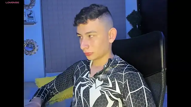 Snapshot of Christ_Miller3 chatting on 11-01-25, 04:36 Christ Miller3 online show from 11-01-25, 04:36