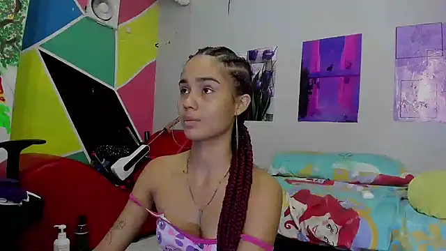 MarianaManzur online show from 02-10-25, 01:11