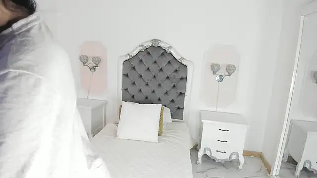 Snapshot of Valentina_Ross_ chatting on 03-14-26, 12:10 Valentina Ross online show from 03-14-26, 12:10