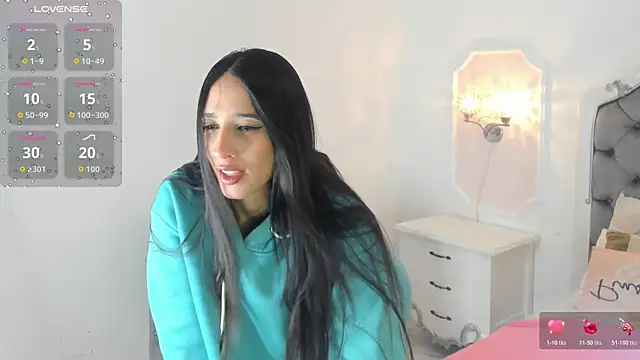 Snapshot of Valentina_Ross_ chatting on 04-17-26, 12:19 Valentina Ross online show from 04-17-26, 12:19