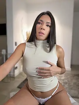 EllaSanz  online show from 11-07-25, 10:32