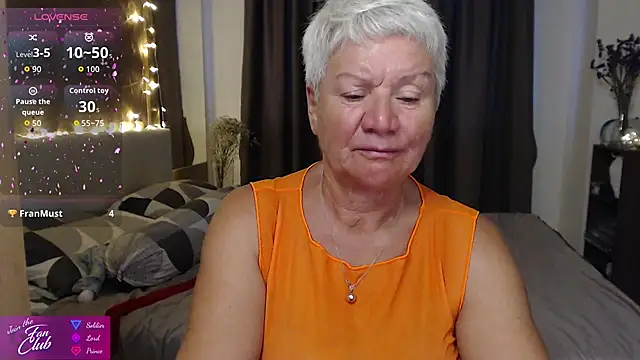 Snapshot of roxana_brooks chatting on 05-26-26, 11:39 roxana brooks online show from 05-26-26, 11:39