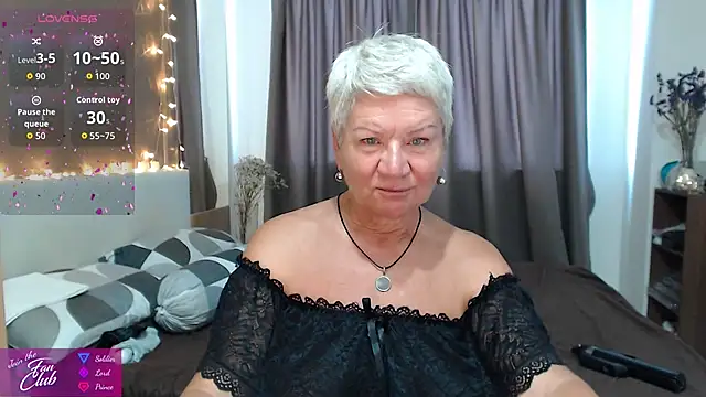 Snapshot of roxana_brooks chatting on 06-03-26, 12:46 roxana brooks online show from 06-03-26, 12:46