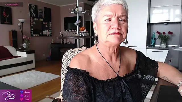 Snapshot of roxana_brooks chatting on 07-10-26, 08:18 roxana brooks online show from 07-10-26, 08:18
