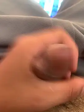 Snapshot of Hullax chatting on 09-21-25, 04:25 Hullax online show from 09-21-25, 04:25