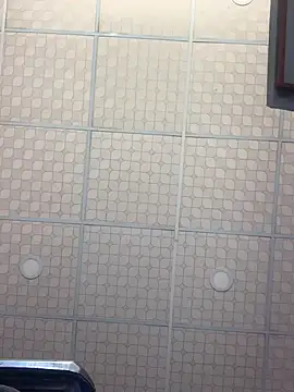 Hullax online show from 11-20-25, 05:18