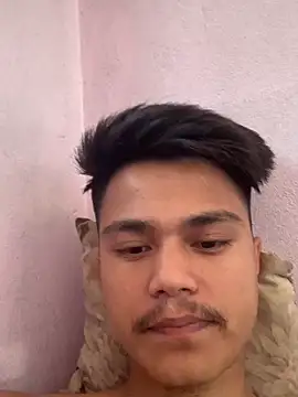 Hullax online show from 04-16-26, 03:07