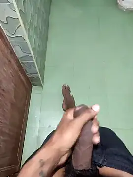 Snapshot of yo19boy chatting on 02-14-25, 07:07 yo19boy online show from 02-14-25, 07:07