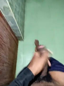 Snapshot of yo19boy chatting on 02-19-25, 08:22 yo19boy online show from 02-19-25, 08:22