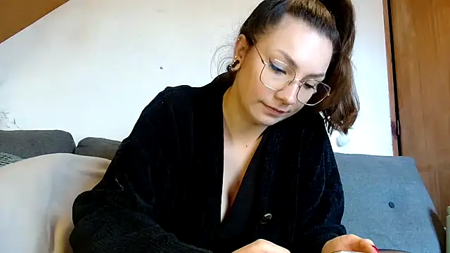 Snapshot of TalullaX chatting on 12-19-24, 10:45 TalullaX online show from 12-19-24, 10:45