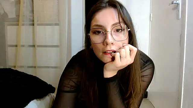 Snapshot of TalullaX chatting on 02-11-25, 07:59 TalullaX online show from 02-11-25, 07:59