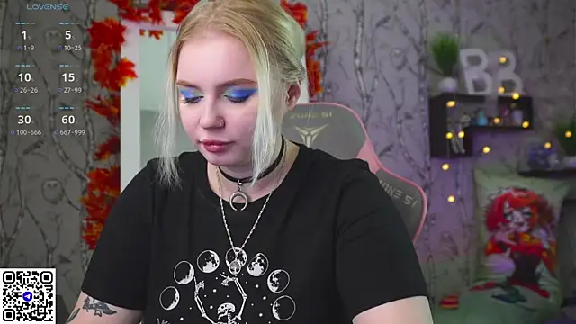 Moon Valkyrie online show from 10-24-25, 08:55