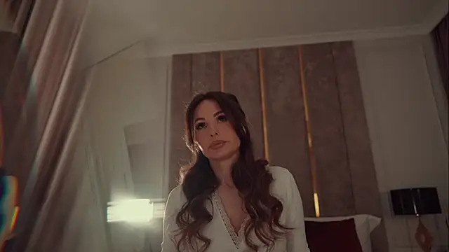 MilaDYstarlight online show from 04-17-26, 06:55