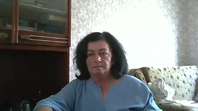 Snapshot of GypsiQueen2 chatting on 06-27-26, 12:22 GypsiQueen2 online show from 06-27-26, 12:22