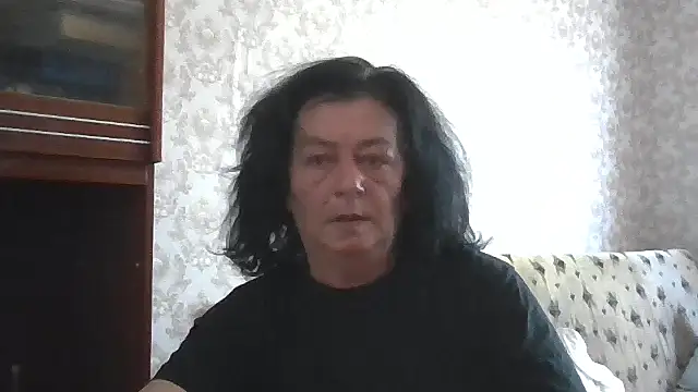 Snapshot of GypsiQueen2 chatting on 06-28-26, 06:08 GypsiQueen2 online show from 06-28-26, 06:08
