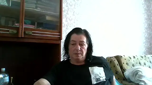 Snapshot of GypsiQueen2 chatting on 06-30-26, 07:53 GypsiQueen2 online show from 06-30-26, 07:53