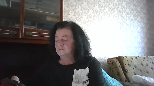 Snapshot of GypsiQueen2 chatting on 07-01-26, 05:53 GypsiQueen2 online show from 07-01-26, 05:53