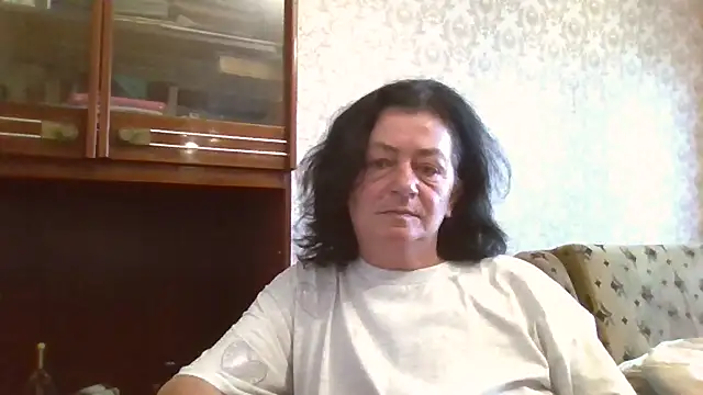 Snapshot of GypsiQueen2 chatting on 07-02-26, 03:23 GypsiQueen2 online show from 07-02-26, 03:23