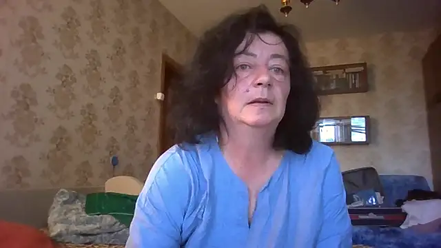 Snapshot of GypsiQueen2 chatting on 07-08-26, 05:01 GypsiQueen2 online show from 07-08-26, 05:01