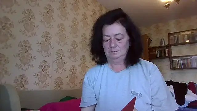 Snapshot of GypsiQueen2 chatting on 07-09-26, 09:35 GypsiQueen2 online show from 07-09-26, 09:35