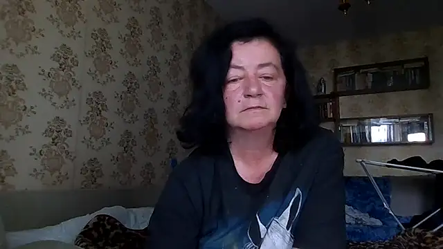Snapshot of GypsiQueen2 chatting on 07-12-26, 06:26 GypsiQueen2 online show from 07-12-26, 06:26