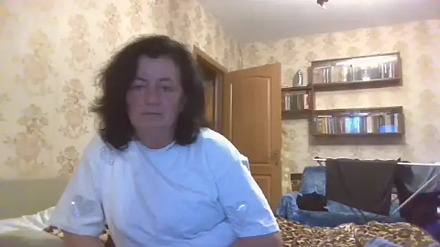Snapshot of GypsiQueen2 chatting on 07-12-26, 06:32 GypsiQueen2 online show from 07-12-26, 06:32