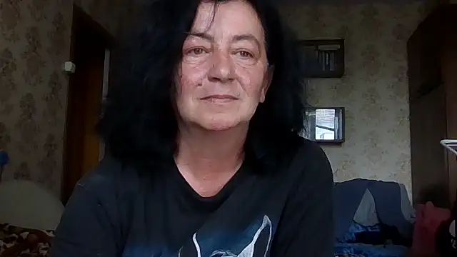 Snapshot of GypsiQueen2 chatting on 07-15-26, 11:26 GypsiQueen2 online show from 07-15-26, 11:26