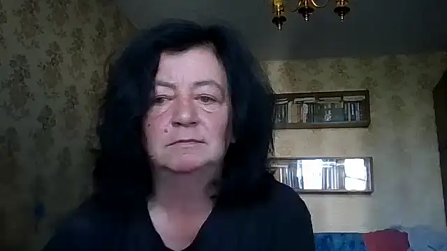 Snapshot of GypsiQueen2 chatting on 07-16-26, 06:19 GypsiQueen2 online show from 07-16-26, 06:19
