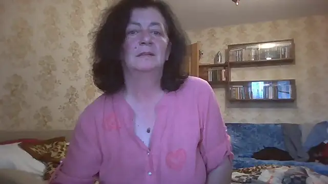 Snapshot of GypsiQueen2 chatting on 07-16-26, 06:25 GypsiQueen2 online show from 07-16-26, 06:25