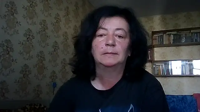 Snapshot of GypsiQueen2 chatting on 07-17-26, 06:42 GypsiQueen2 online show from 07-17-26, 06:42