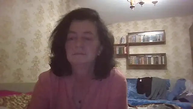Snapshot of GypsiQueen2 chatting on 07-17-26, 07:30 GypsiQueen2 online show from 07-17-26, 07:30