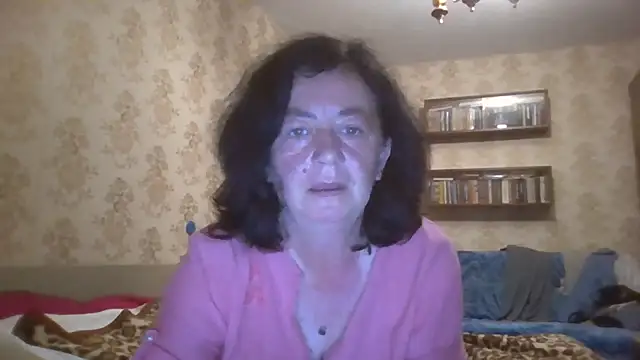 Snapshot of GypsiQueen2 chatting on 07-18-26, 08:01 GypsiQueen2 online show from 07-18-26, 08:01