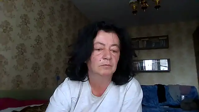 Snapshot of GypsiQueen2 chatting on 07-20-26, 06:06 GypsiQueen2 online show from 07-20-26, 06:06