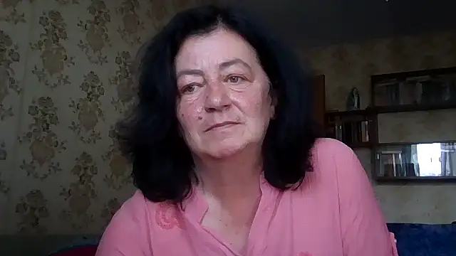 Snapshot of GypsiQueen2 chatting on 07-22-26, 12:52 GypsiQueen2 online show from 07-22-26, 12:52