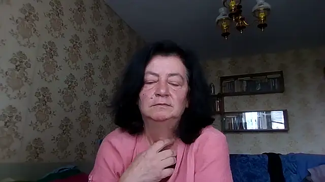 Snapshot of GypsiQueen2 chatting on 07-24-26, 08:23 GypsiQueen2 online show from 07-24-26, 08:23