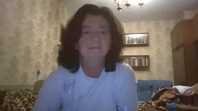 Snapshot of GypsiQueen2 chatting on 07-24-26, 09:02 GypsiQueen2 online show from 07-24-26, 09:02