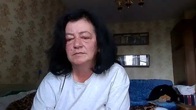 Snapshot of GypsiQueen2 chatting on 07-25-26, 09:18 GypsiQueen2 online show from 07-25-26, 09:18