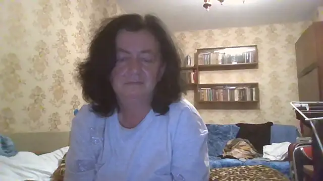 Snapshot of GypsiQueen2 chatting on 07-26-26, 06:59 GypsiQueen2 online show from 07-26-26, 06:59